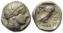 Greek Attika. Athen. Tetradrachme (Silber). Ca. 454 - 404 v. Chr. Vs: Kopf der Athena mit ölzweiggeschmücktem, attischem Helm, Ohranhänger und Halskette rechts. Rs: Eule nach rechts stehend, Kopf en f
