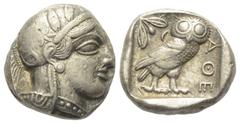 Greek Attika. Athen. Tetradrachme (Silber). Ca. 454 - 404 v. Chr. Vs: Kopf der Athena mit ölzweiggeschmücktem attischem Helm, Ohranhänger und Halskette rechts. Rs: Eule nach rechts stehend, Kopf en fa