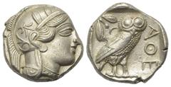 Greek Attika. Athen. Tetradrachme (Silber). Ca. 454 - 404 v. Chr. Vs: Kopf der Athena mit ölzweiggeschmücktem attischem Helm, Ohranhänger und Halskette rechts. Rs: Eule nach rechts stehend, Kopf en fa