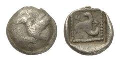 Dynasten von Lykien Dynasten von Lykien. Wekhssere (um 440 v. Chr.). Hemiobol (Silber). Vs: Pegasosprotome links. Rs: Triskeles in Perlquadrat; das Ganze in vertieftem Quadrat. 6 mm. 0,23 g. Müseler -