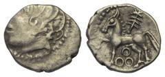 Celtic Gallien. Bituriges. Quinar (Silber). Vs: Kopf links. Rs: Pferde nach links stehend, darüber Zweig, darunter drei Kreise. 15 mm. 1,91 g. DT 3437. Sehr schön / fast vorzüglich.
