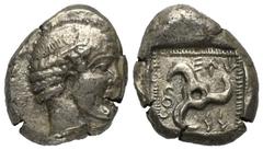 Greek Coins Dynasten von Lykien. Wekhssere (um 440 v. Chr.). Stater (Silber). Xanthos. Vs: Männlicher Kopf Lorbeerkranz rechts. Rs: Triskeles; im Feld links Diskeles, das Ganze in vertieftem Perlquadr