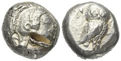 Griechische Münzen Attika. Athen. Tetradrachme (Silber). Ca. 500 - 480 v. Chr. Vs: Kopf der Athena mit attischem Helm und Ohranhänger rechts. Rs: Eule nach rechts stehend, den Kopf en face, im Feld li