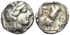Griechische Münzen Attika. Athen. Tetradrachme (Silber). Ca. 454 - 404 v. Chr. Vs: Kopf der Athena mit ölzweiggeschmücktem attischem Helm, Ohranhänger und Halskette rechts. Rs: Eule nach rechts stehen