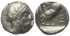 Greek Attika. Athen. Tetradrachme (Silber). Ca. 454 - 404 v. Chr. Vs: Kopf der Athena mit ölzweiggeschmücktem attischem Helm, Ohranhänger und Halskette rechts. Rs: Eule nach rechts stehend, Kopf en fa