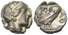 Greek Attika. Athen. Tetradrachme (Silber). Ca. 454 - 404 v. Chr. Vs: Kopf der Athena mit ölzweiggeschmücktem attischem Helm, Ohranhänger und Halskette rechts. Rs: Eule nach rechts stehend, Kopf en fa