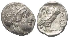 Greek Attika. Athen. Tetradrachme (Silber). Ca. 454 - 404 v. Chr. Vs: Kopf der Athena mit ölzweiggeschmücktem attischem Helm, Ohranhänger und Halskette rechts. Rs: Eule nach rechts stehend, Kopf en fa