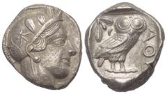 Greek Attika. Athen. Tetradrachme (Silber). Ca. 353 - 294 v. Chr. Vs: Kopf der Athena mit ölzweiggeschmücktem attischem Helm, Ohranhänger und Halskette rechts. Rs: Eule nach rechts stehend, Kopf en fa
