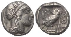 Griechische Münzen Attika. Athen. Tetradrachme (Silber). Ca. 454 - 404 v. Chr. Vs: Kopf der Athena mit ölzweiggeschmücktem attischem Helm, Ohranhänger und Halskette rechts. Rs: Eule nach rechts stehen