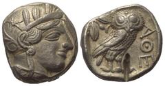 Greek Attika. Athen. Tetradrachme (Silber). Ca. 454 - 404 v. Chr. Vs: Kopf der Athena mit ölzweiggeschmücktem attischem Helm, Ohranhänger und Halskette rechts. Rs: Eule nach rechts stehend, Kopf en fa