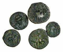 Ancients - Greek Bronze Kushan Empire, AE Units (5) | including issues of Soter Megas (Vima Takto), radiate bust right, rev. horseman right (2); Vima Kadphises, Tetradrachm, king standing left before 