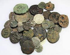 ANCIENT COINS An academic assortment of Byzantine bronze (24), including interalia, Folles and Half-Folles of Anastasius I (491-518), 9.08g (Sear 24); Justinian I (527-65), 16.62g, Constantinople, ann