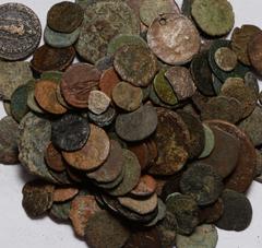 Ancient Coins Roman and other (lot) An accumulation of Ancient Aes generally as found, poor to fair (lot)